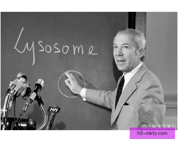 多诺万父亲辞世享年八十五岁哀思